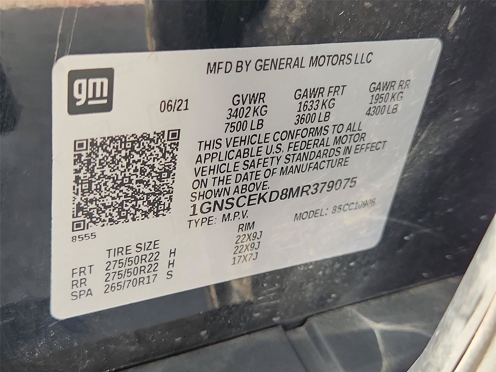 Used 2021 Chevrolet Suburban RST w/ Rear Media and Nav Package RWD image 35