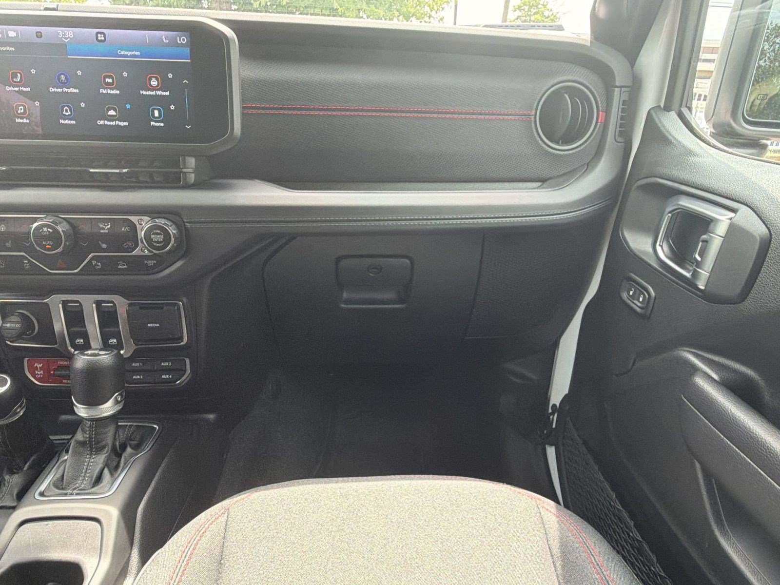 Used 2024 Jeep Wrangler Rubicon w/ Safety Group AWD/4WD image 28