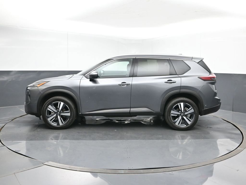 Used 2024 Nissan Rogue SL AWD/4WD image 3
