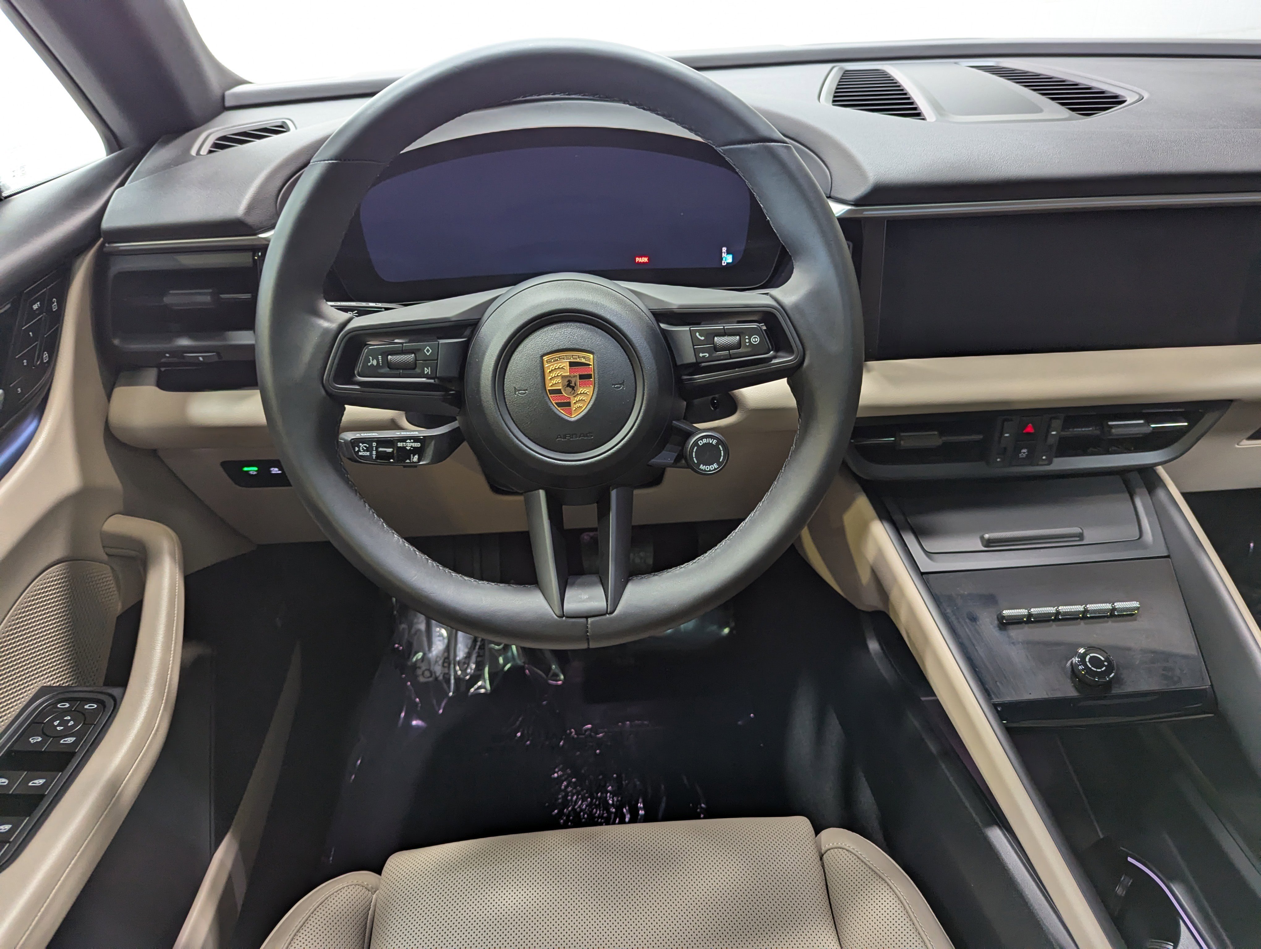 Certified 2025 Porsche Macan 4 Electric image 20