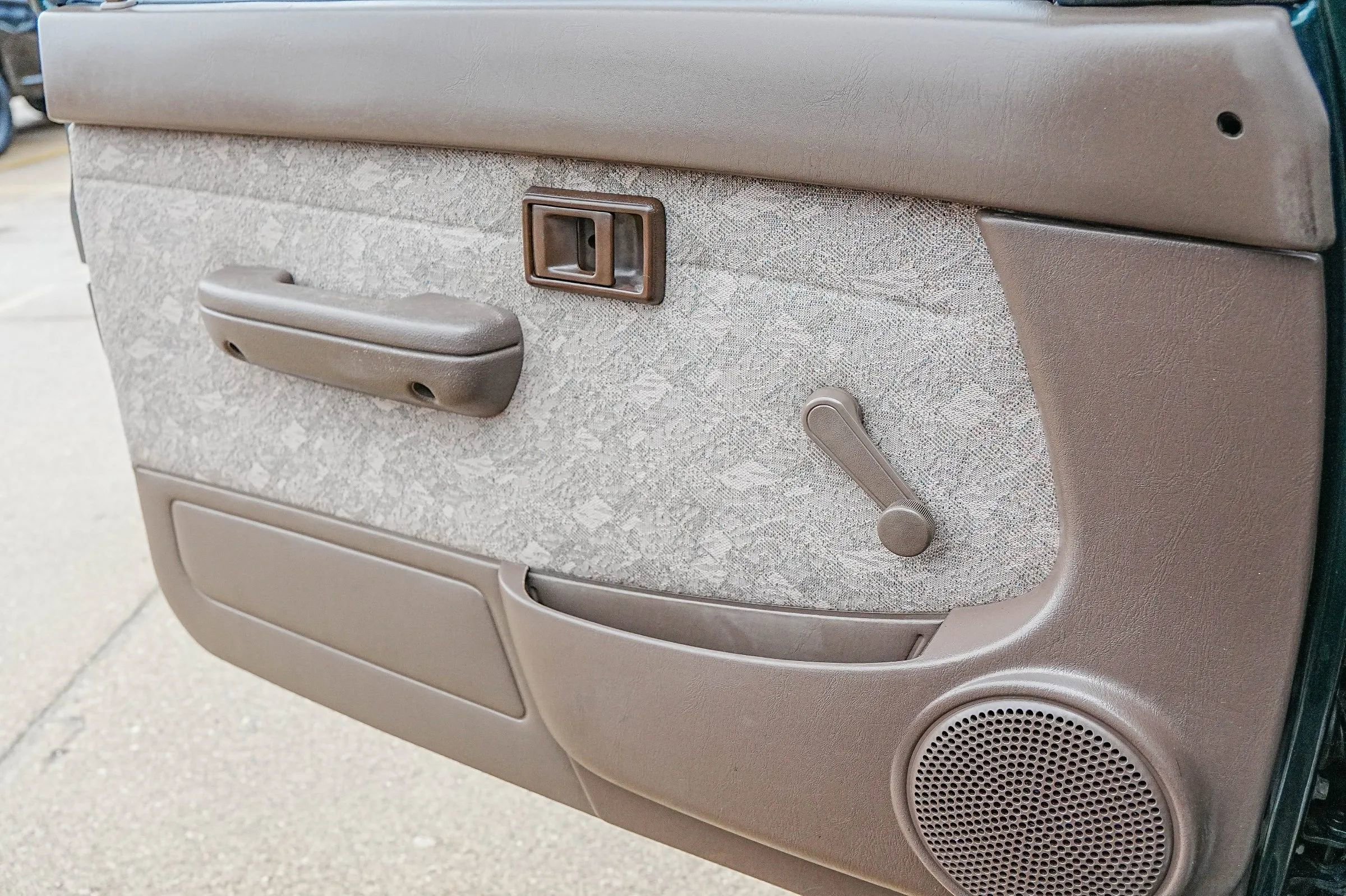 Used 2000 Toyota Tacoma 2WD Regular Cab image 32