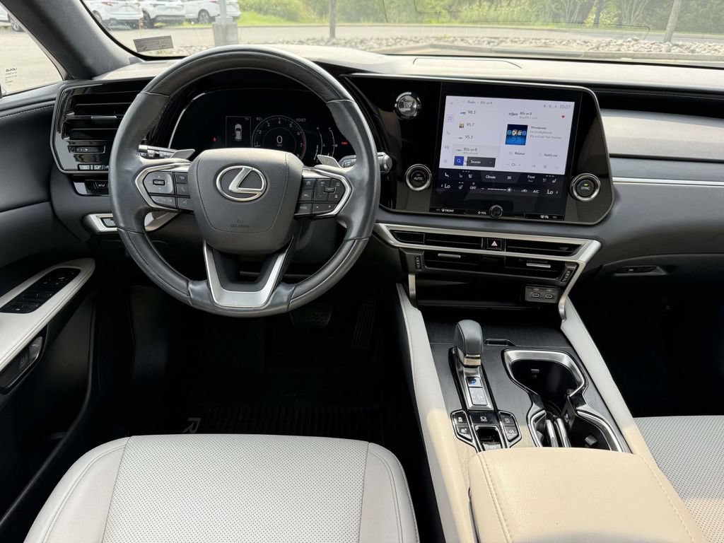 Used 2023 Lexus RX 350 Premium w/ Accessory Package AWD/4WD image 8