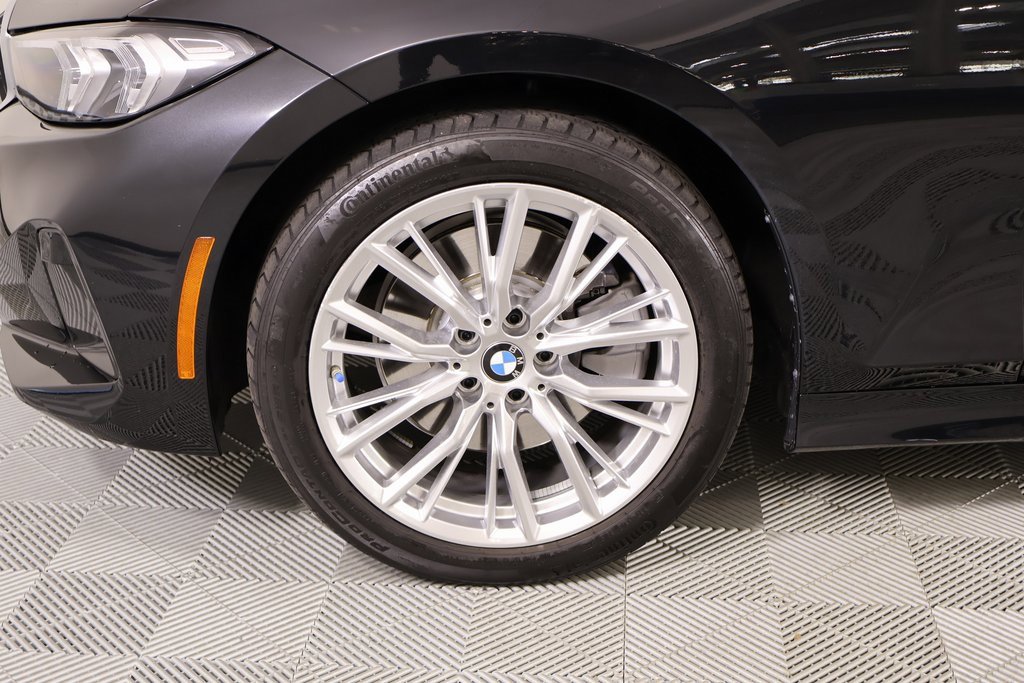 Used 2023 BMW 330i xDrive Sedan w/ Premium Package image 20
