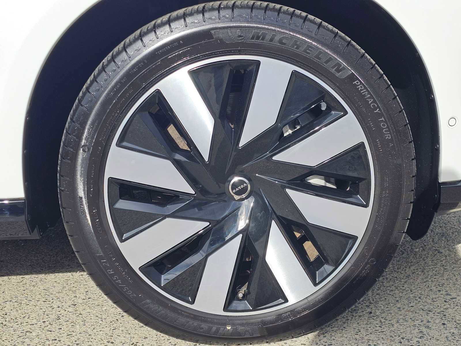 Certified 2025 Volvo EX90 Ultra image 10