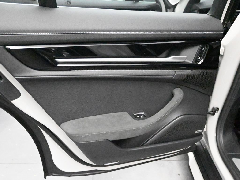 New 2025 Porsche Panamera image 26