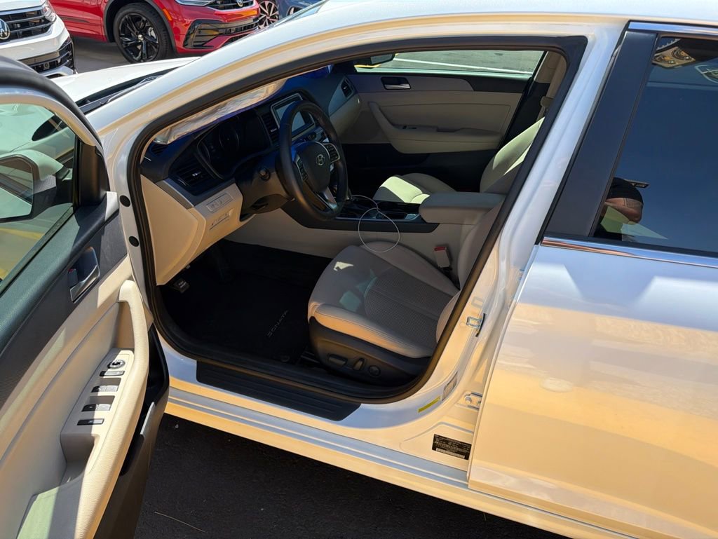 Used 2018 Hyundai Sonata SEL FWD image 2