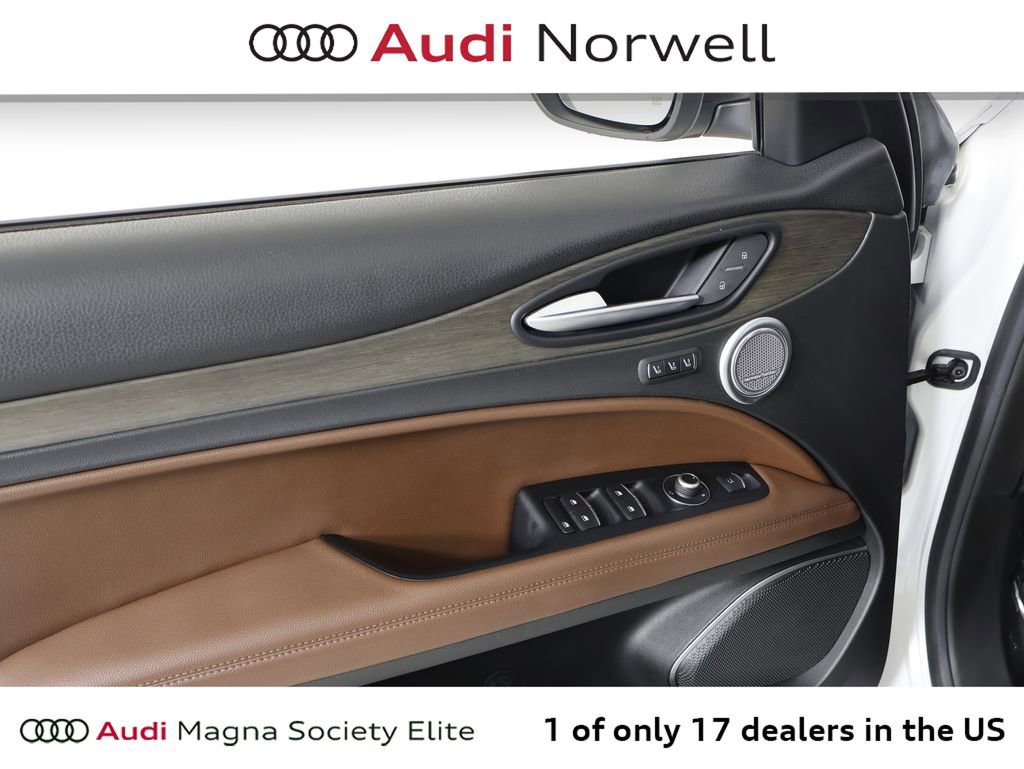 Used 2018 Alfa Romeo Stelvio Ti image 19