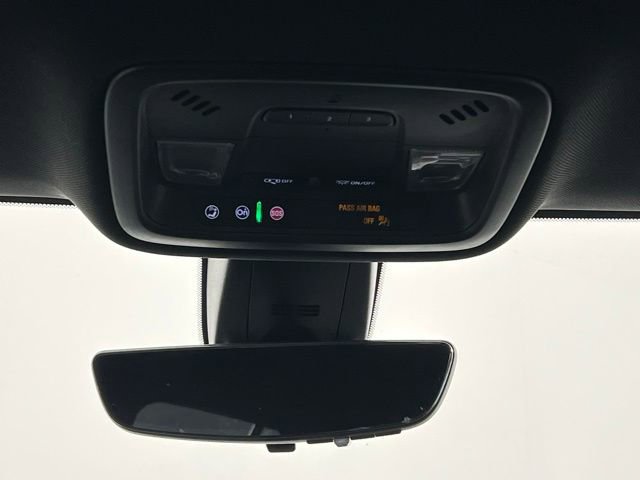 Used 2023 Chevrolet Traverse RS image 28