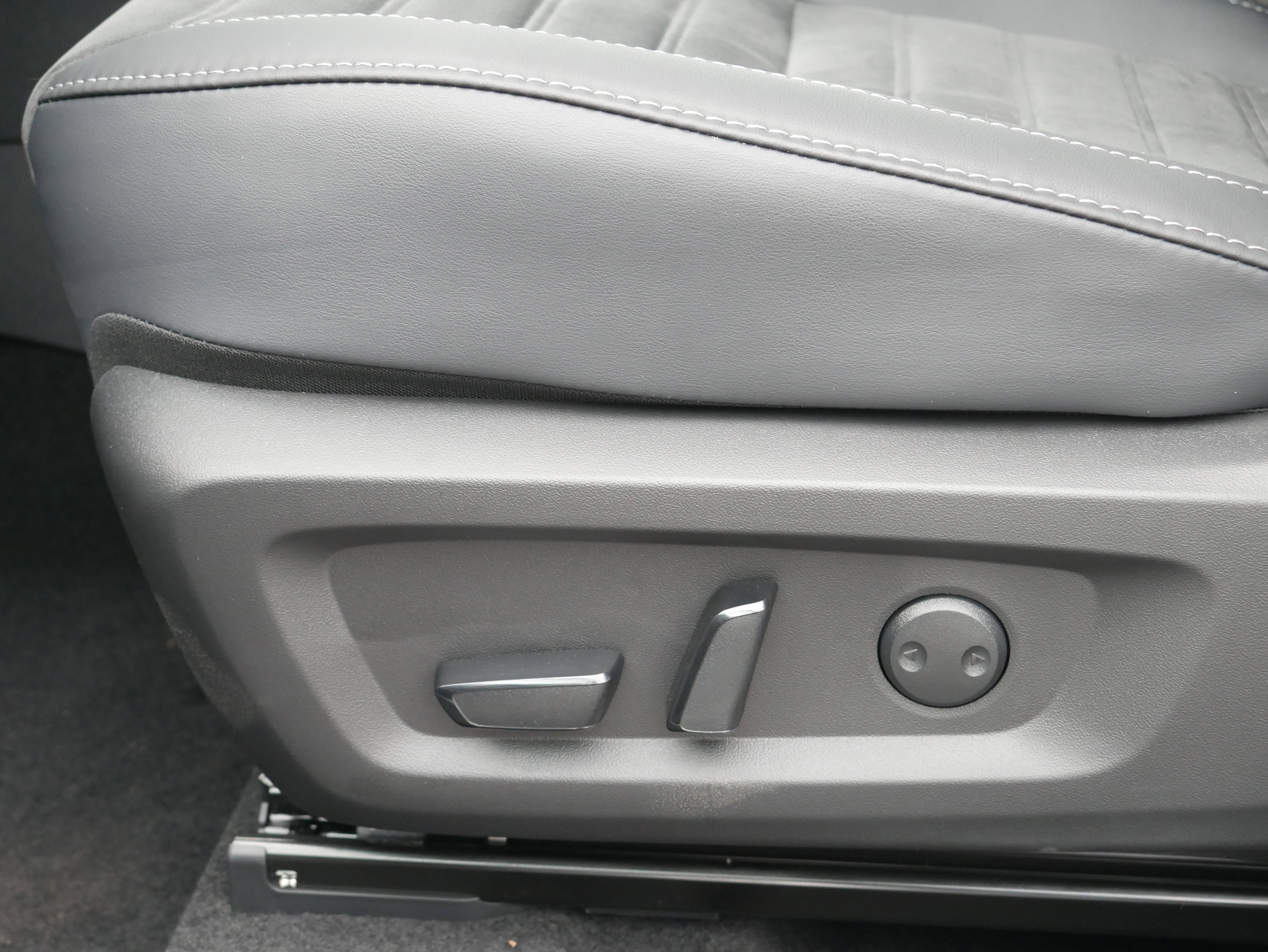 New 2025 Mitsubishi Outlander Trail Edition image 13