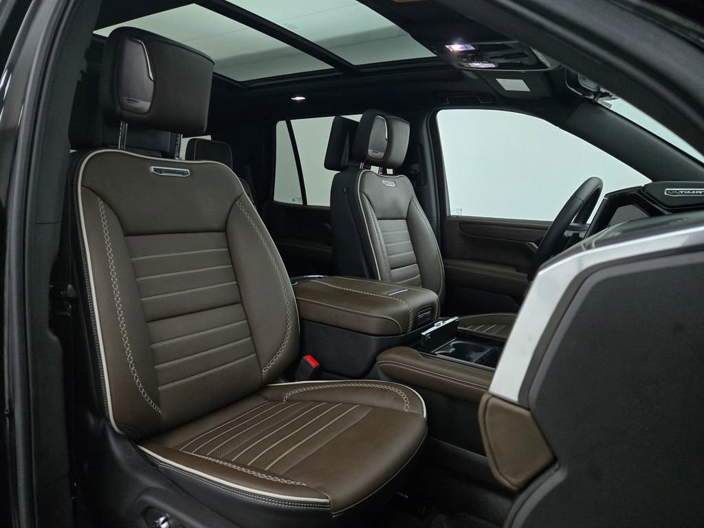 Used 2025 GMC Yukon Denali Ultimate w/ LPO, Floor Liner Package image 39