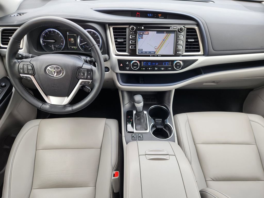 Used 2019 Toyota Highlander XLE image 25