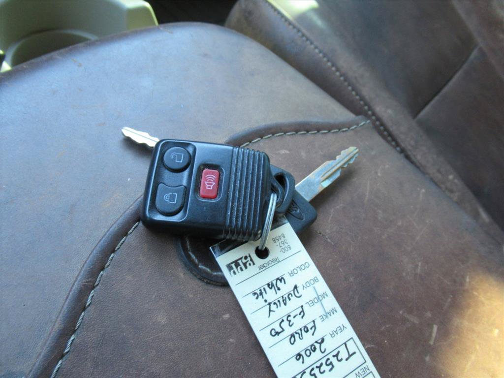Used 2006 Ford F350 Lariat AWD/4WD image 27