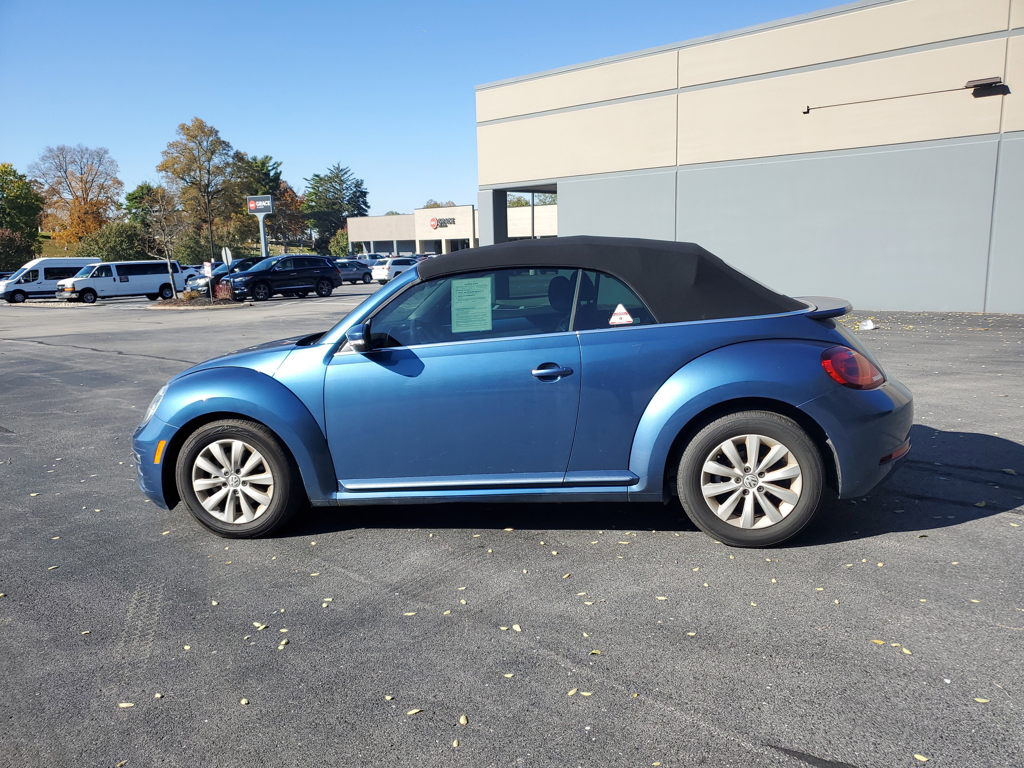 Used 2019 Volkswagen Beetle 2.0T S image 8