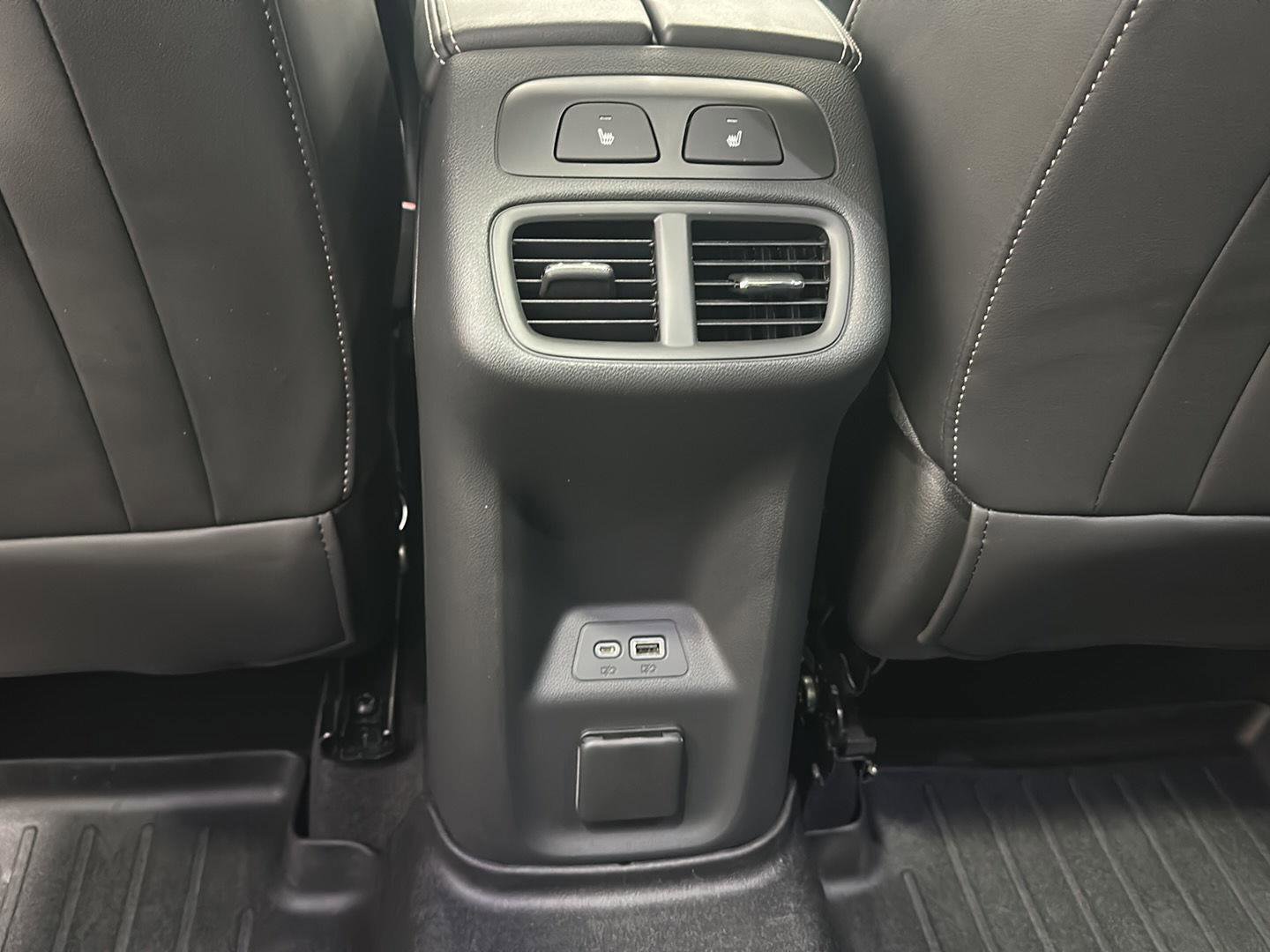 Used 2023 Buick Envision Avenir AWD/4WD image 23