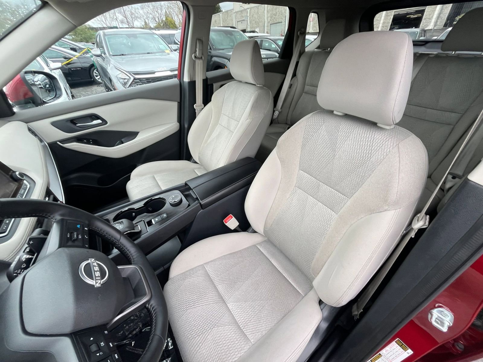 Used 2025 Nissan Rogue SV image 38