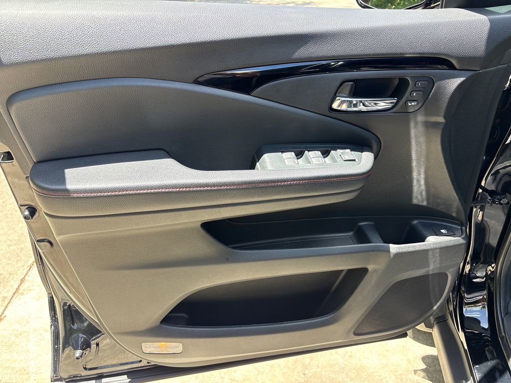 Used 2022 Honda Ridgeline Black Edition image 15