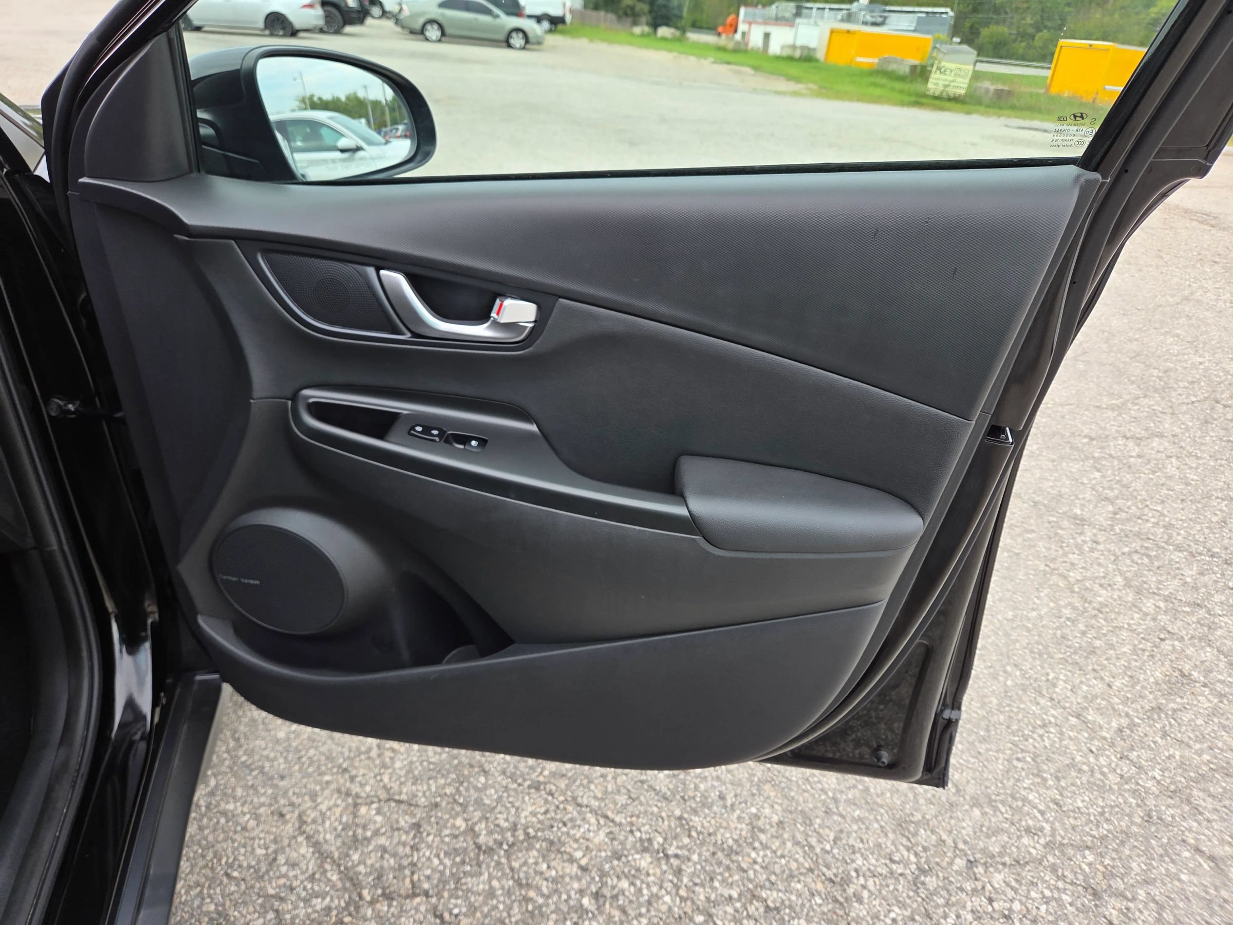 Used 2022 Hyundai Kona Limited FWD image 26