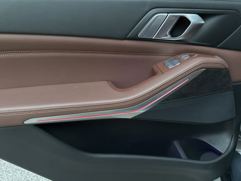 Used 2022 BMW X7 xDrive40i w/ Executive Package image 15