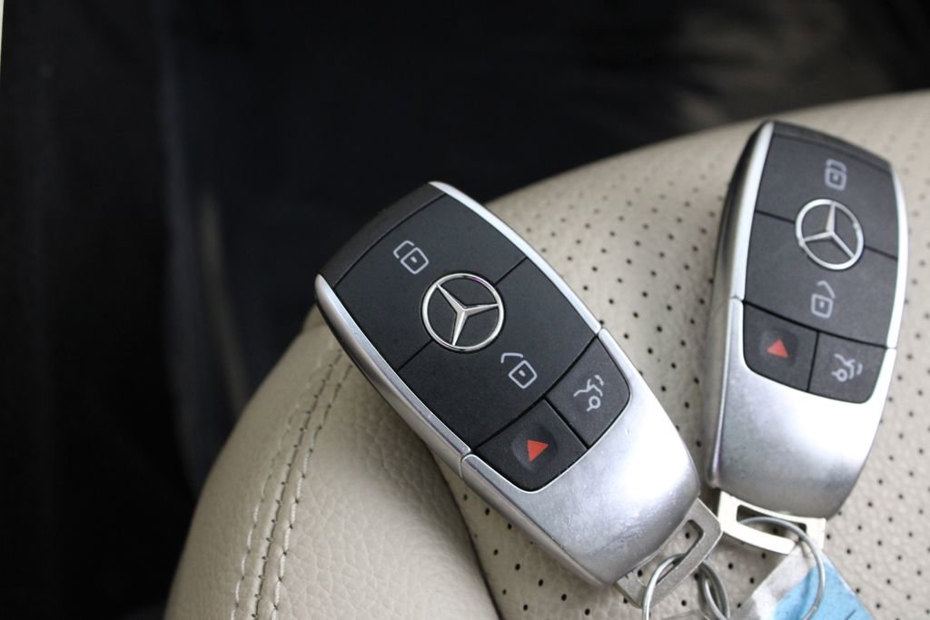 Used 2022 Mercedes-Benz GLC 300 GLC 300 image 30