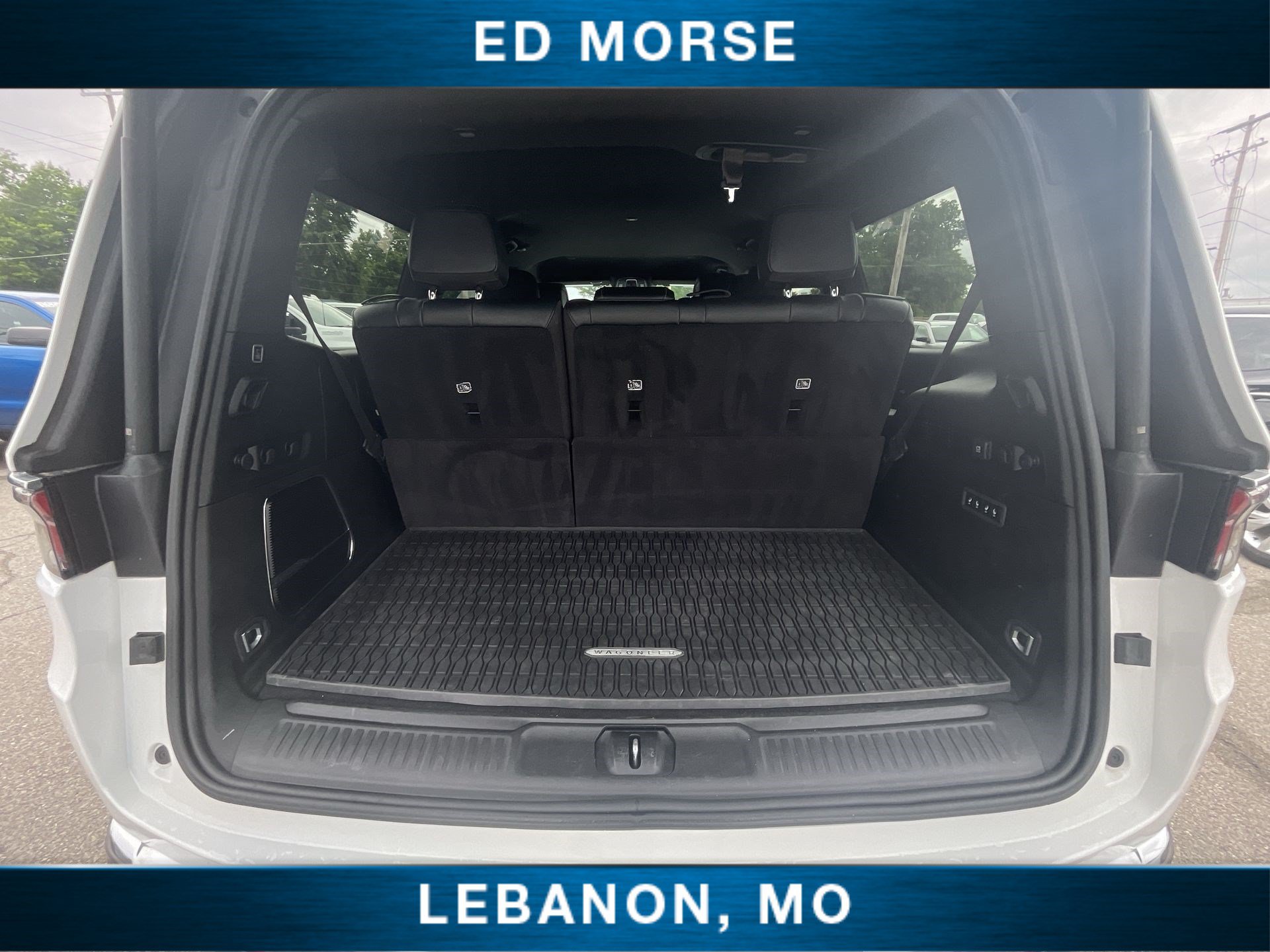 Used 2024 Jeep Wagoneer Series III AWD/4WD image 25