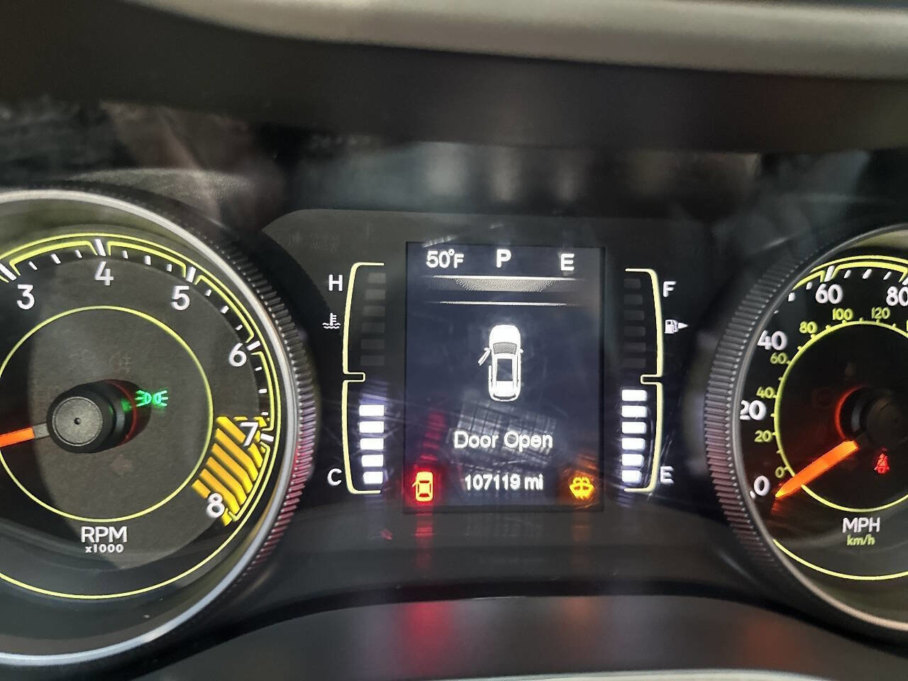 Used 2015 Jeep Cherokee Latitude w/ Comfort/Convenience Group image 25