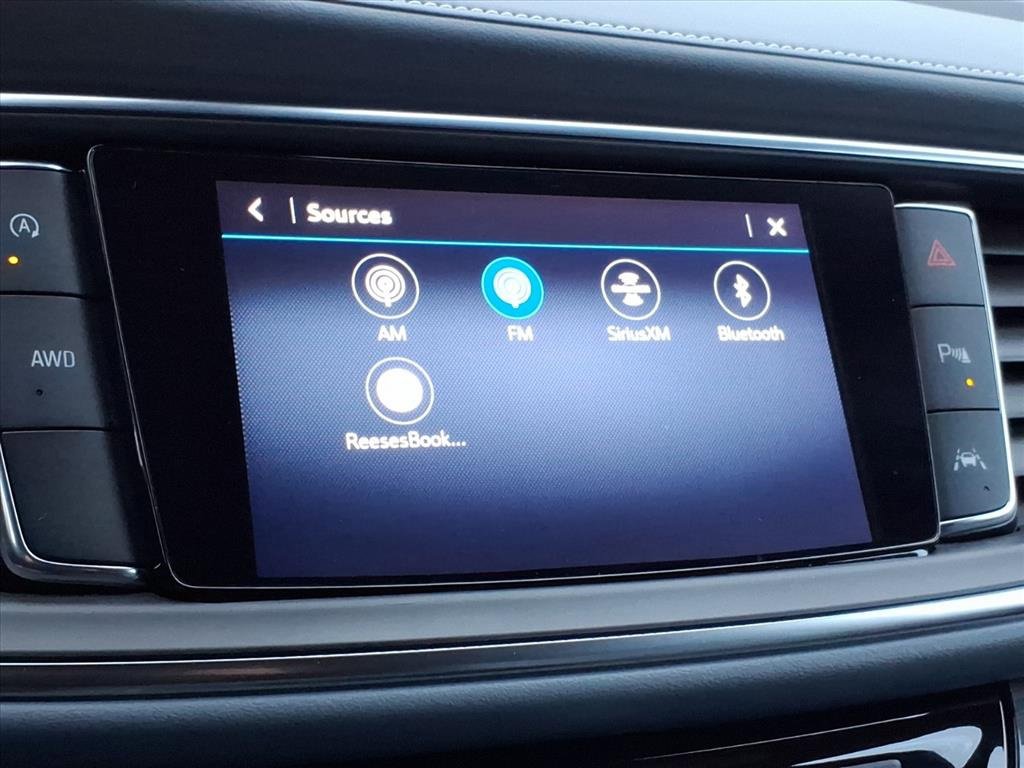 Used 2023 Buick Enclave Essence image 21