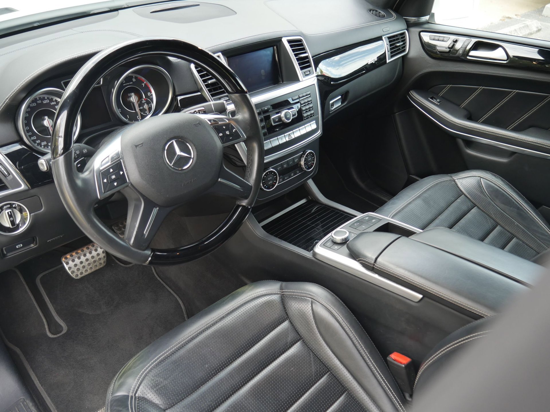 Used 2014 Mercedes-Benz GL 63 AMG 4MATIC image 4