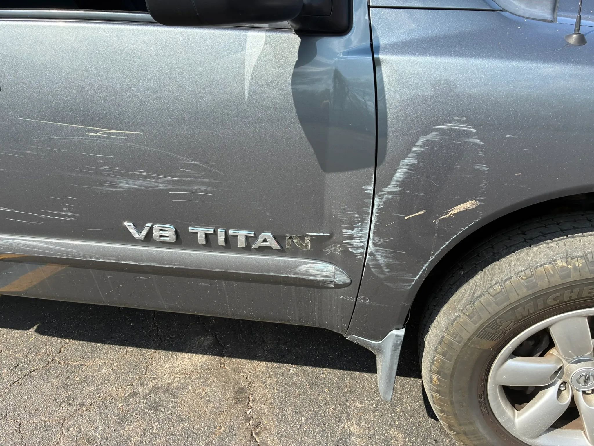 Used 2014 Nissan Titan SV AWD/4WD image 8