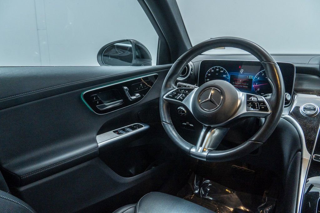 Used 2023 Mercedes-Benz GLC 300 4MATIC image 27