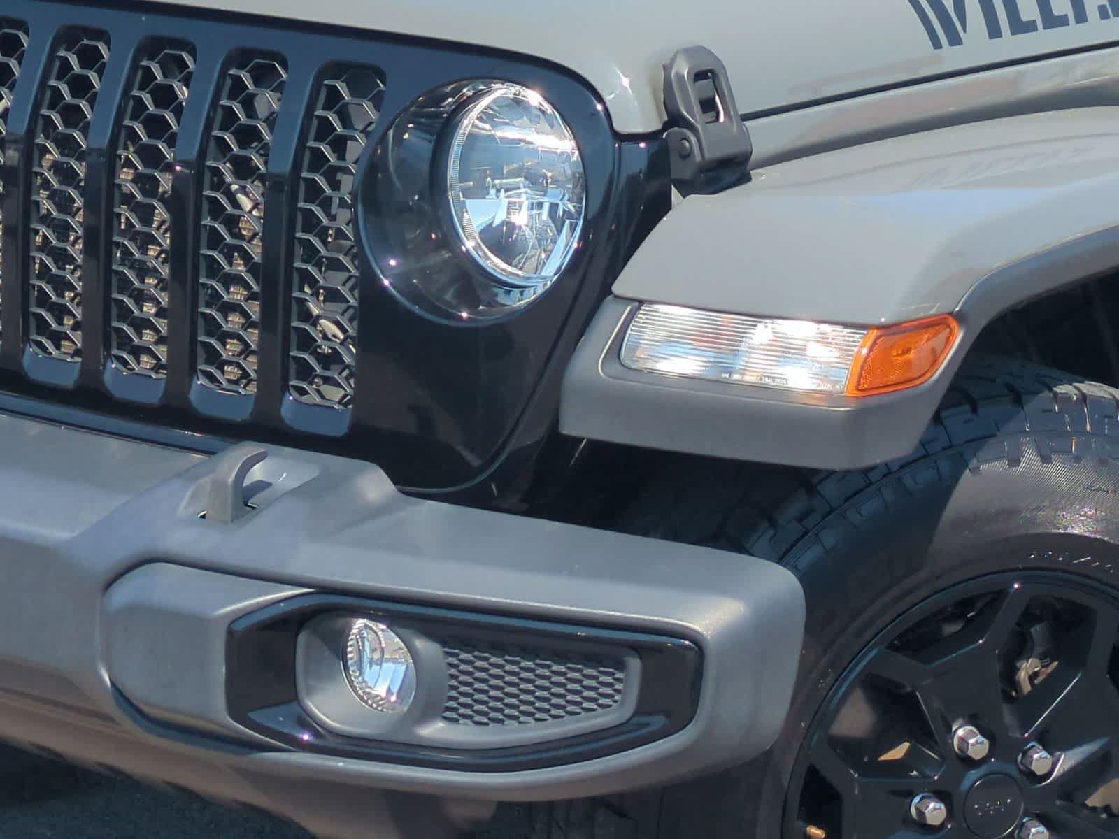 Used 2021 Jeep Gladiator Sport AWD/4WD image 11