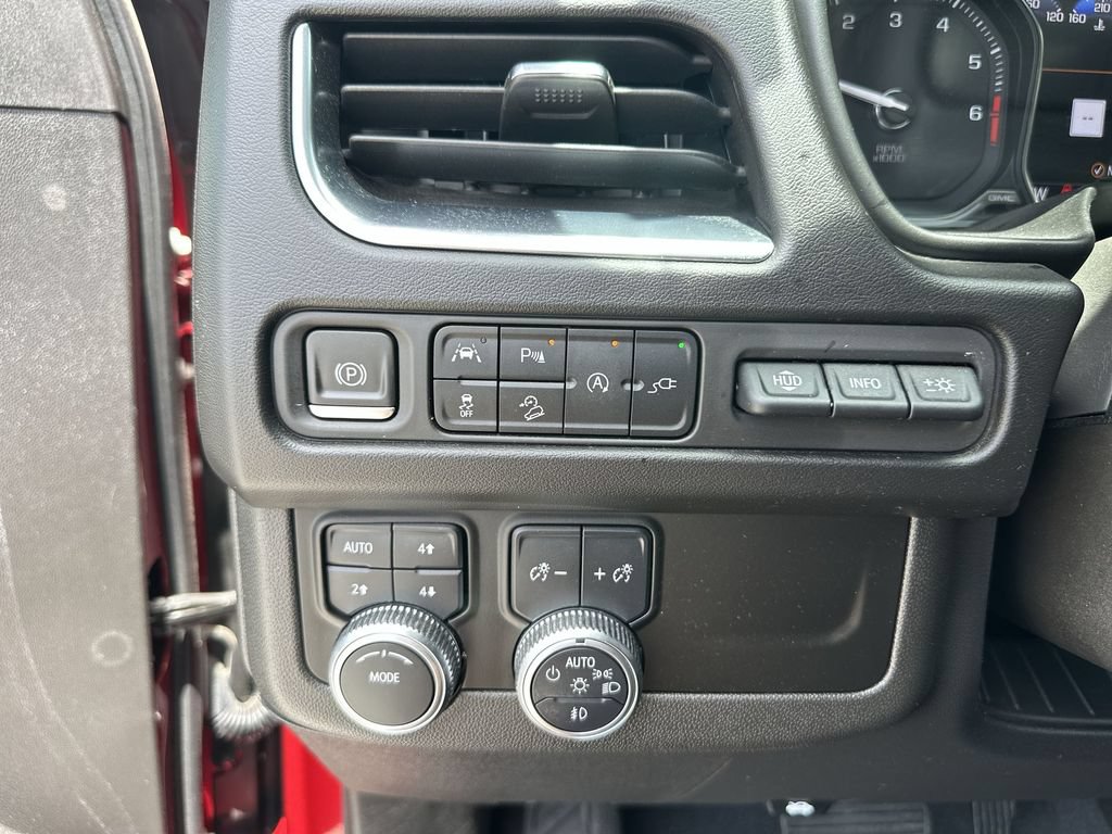 Certified 2021 GMC Yukon XL AT4 w/ AT4 Premium Package AWD/4WD image 18