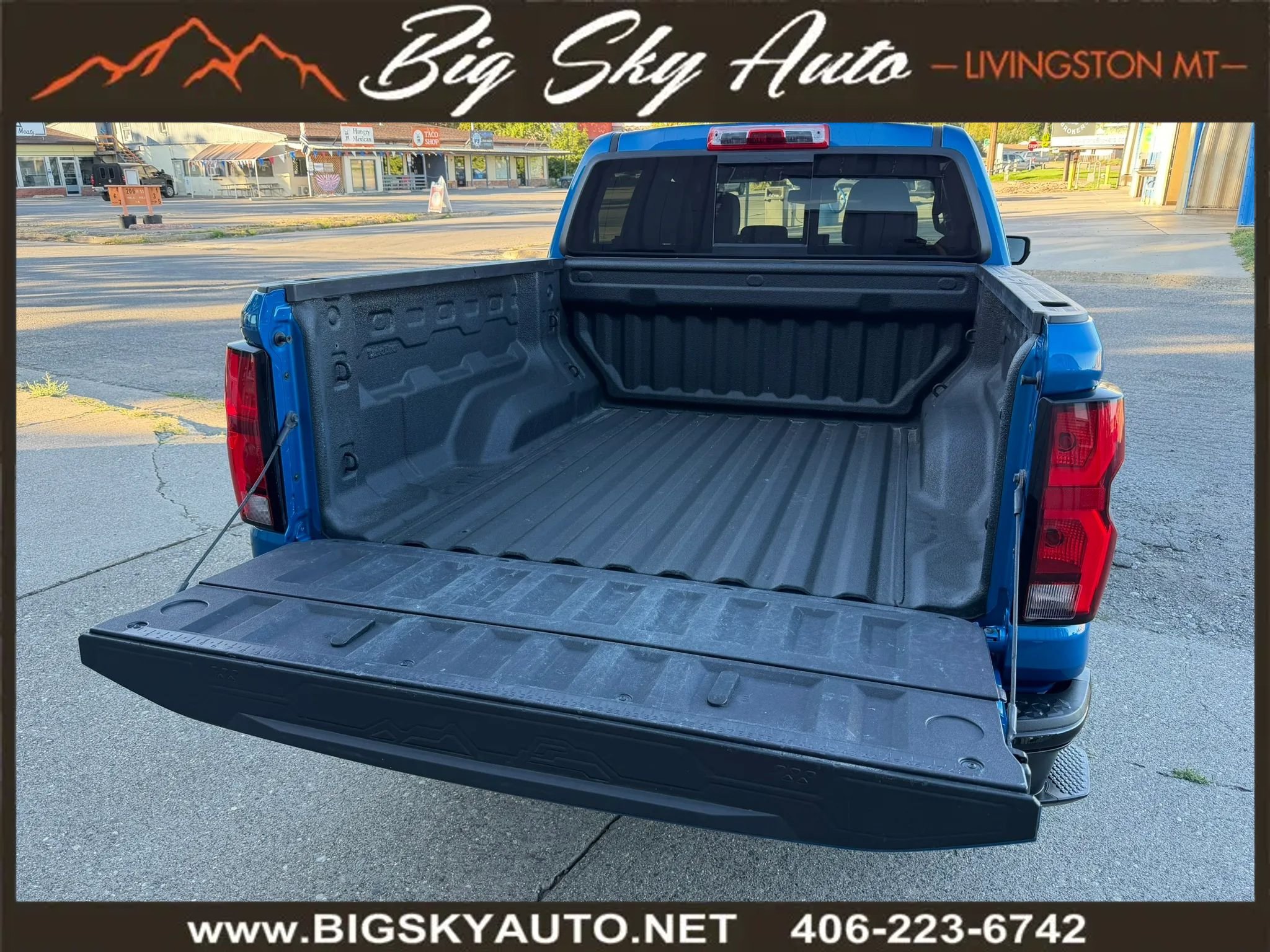 Used 2023 Chevrolet Colorado Z71 w/ Z71 Convenience Package 2 AWD/4WD image 9