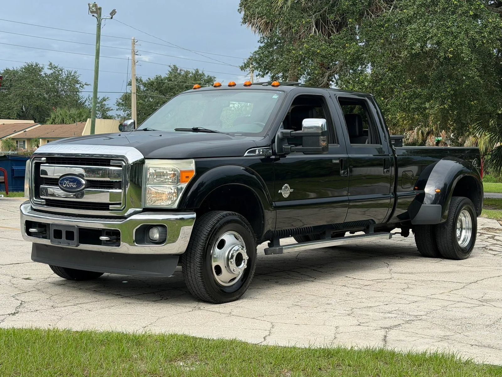 Used 2016 Ford F350 Lariat w/ Lariat Ultimate Package AWD/4WD image 3