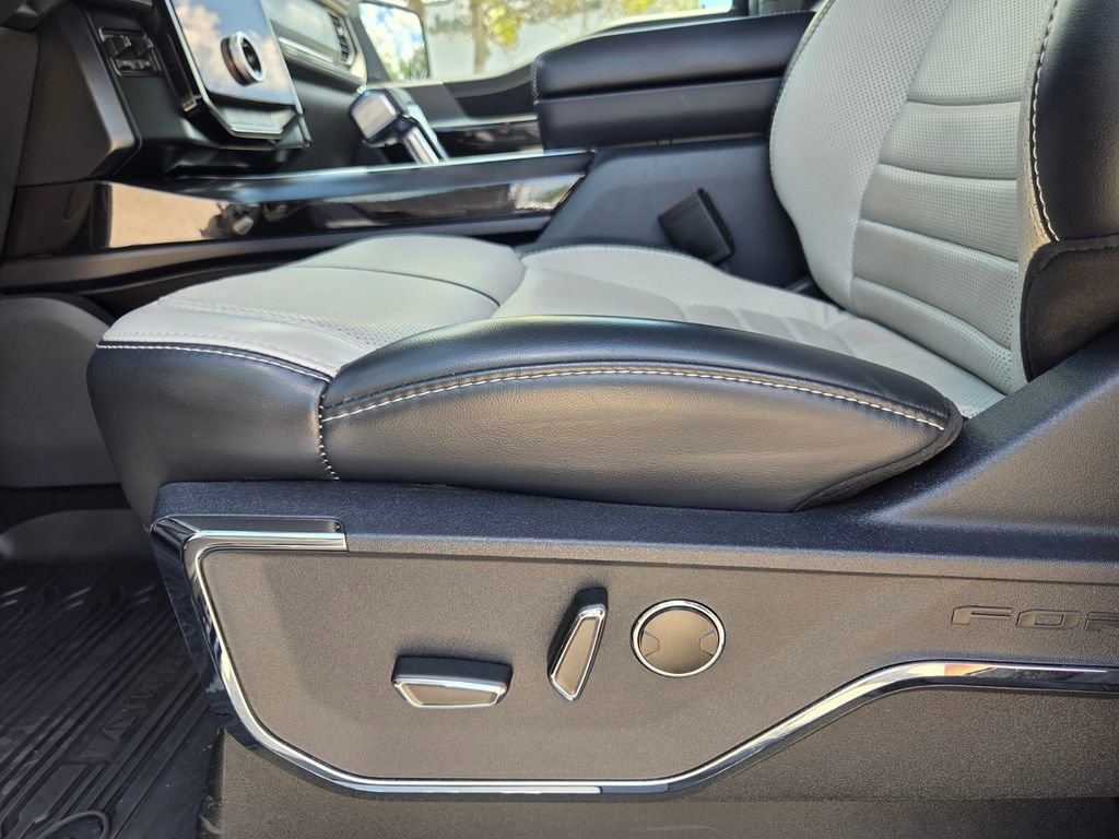Used 2023 Ford F150 Lightning Platinum AWD/4WD image 13