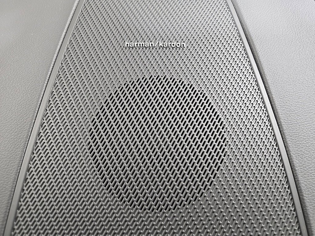 New 2026 Volvo XC60 T8 Ultra w/ Protection Package Premier image 18