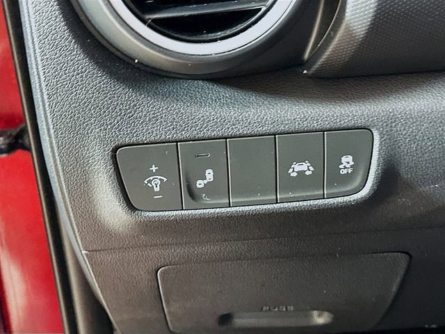 Used 2021 Hyundai Kona Limited AWD/4WD image 10