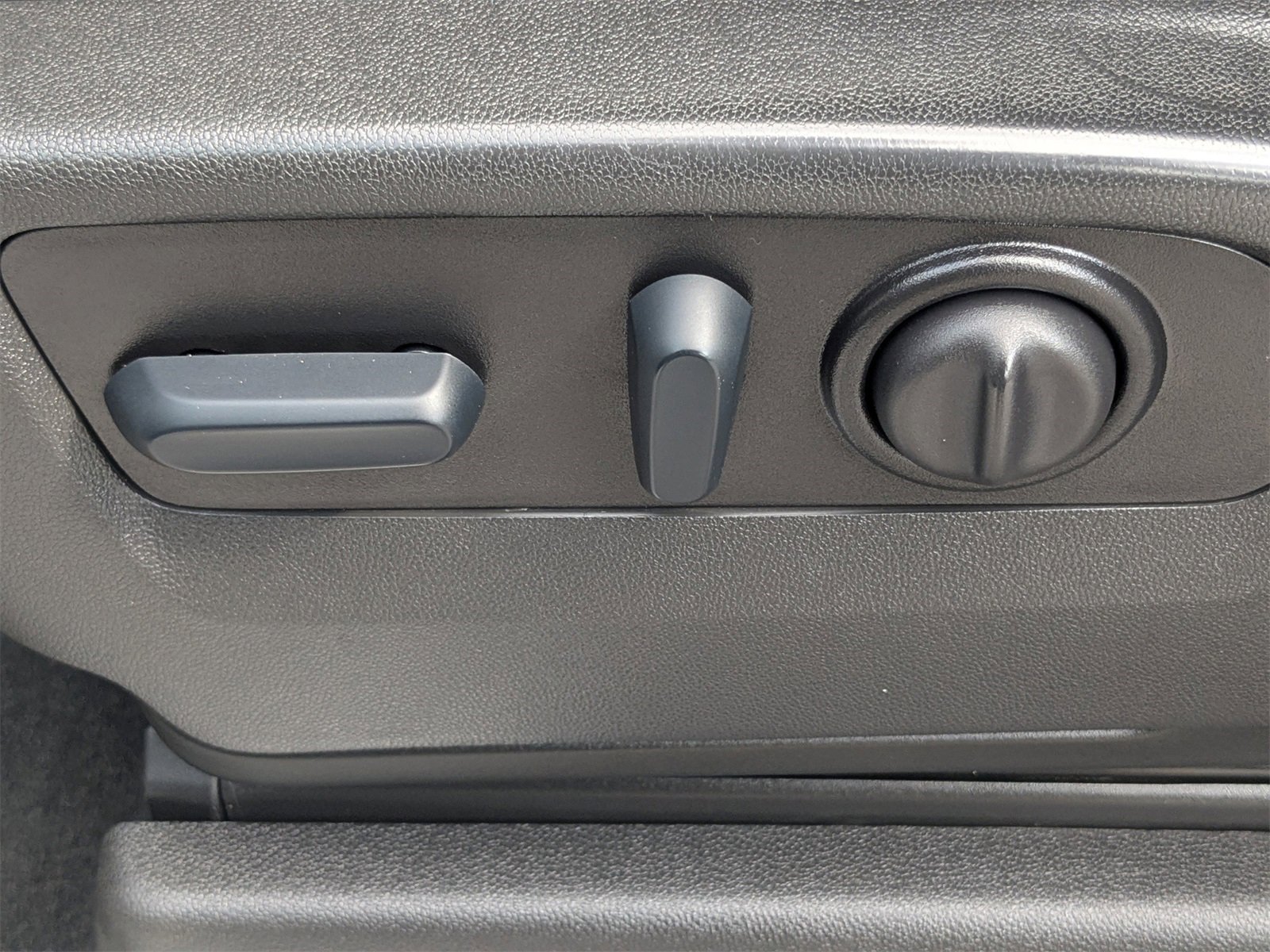 Used 2022 Chevrolet Silverado 2500 LTZ w/ LTZ Convenience Package image 22