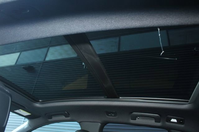 New 2026 Porsche Macan GTS image 24