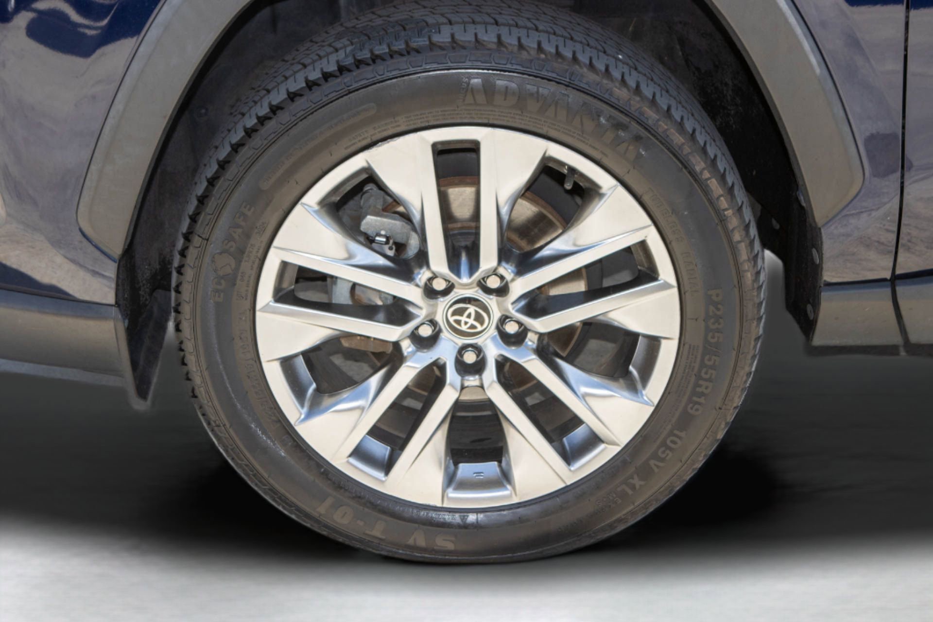 Used 2021 Toyota RAV4 XLE Premium image 36