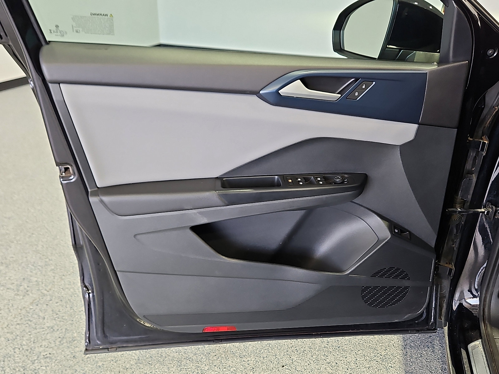 Certified 2023 Volkswagen Taos SE w/ Panoramic Sunroof Package FWD image 12