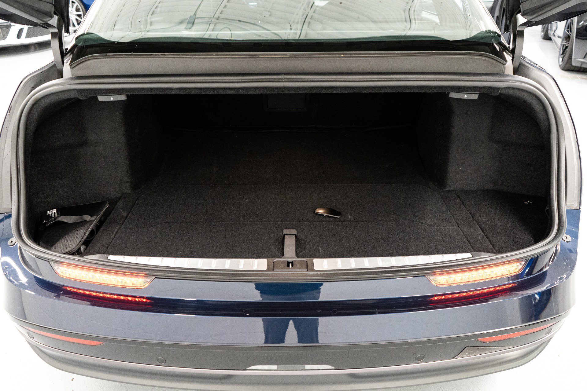 Used 2024 Lucid Air Sapphire image 32