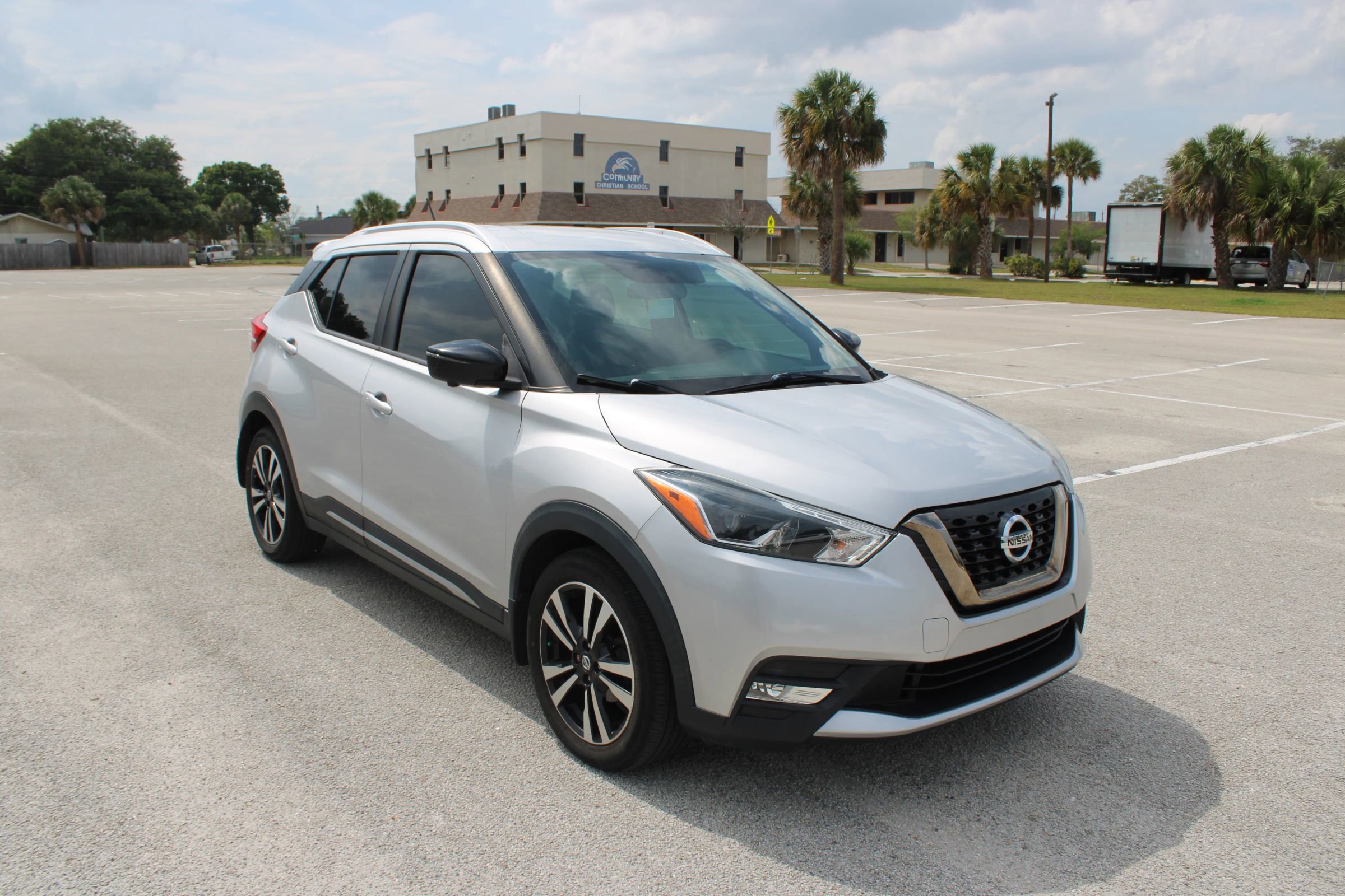 Used 2019 Nissan Kicks SR FWD image 30