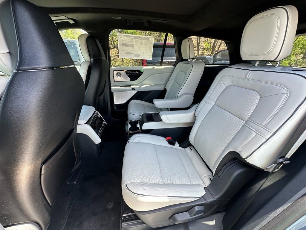 New 2026 Lincoln Aviator Black Label w/ Dynamic Handling Package AWD/4WD image 19