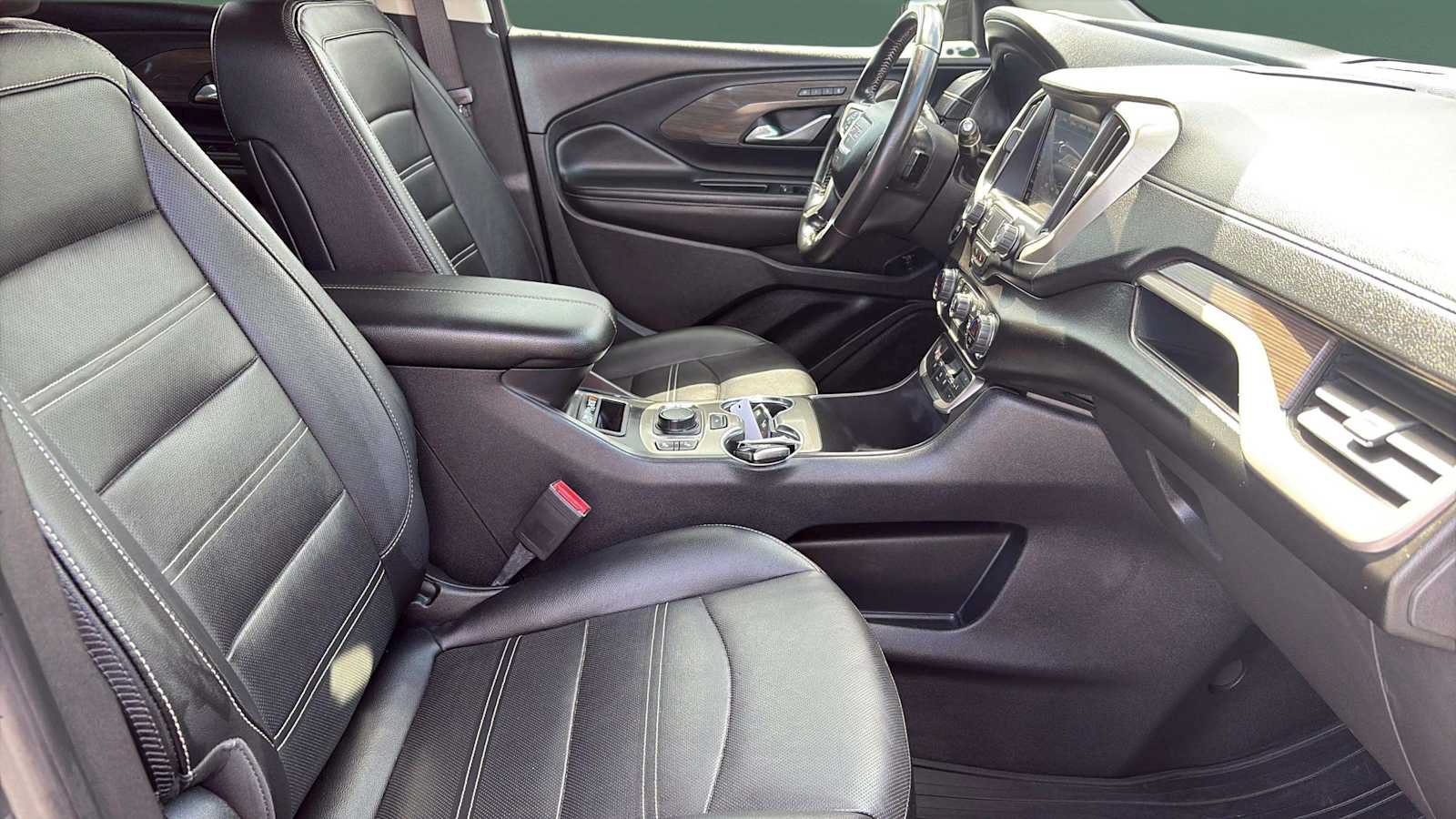 Used 2022 GMC Terrain Denali w/ LPO, Floor Liner Package AWD/4WD image 23