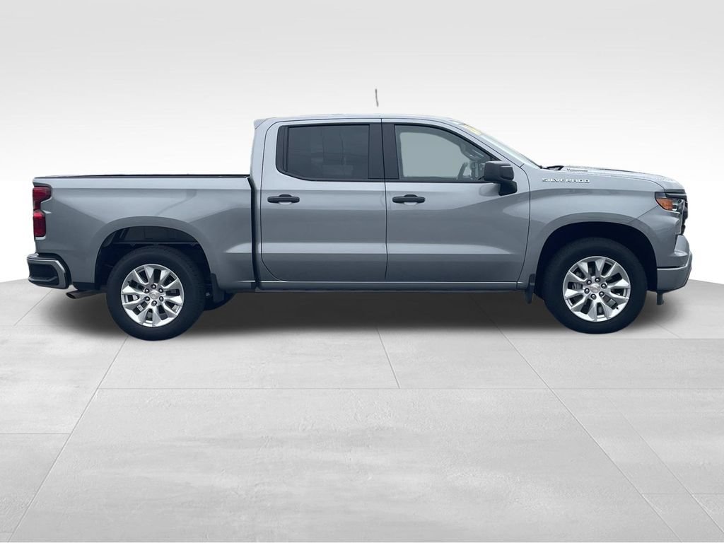New 2026 Chevrolet Silverado 1500 Custom RWD image 2