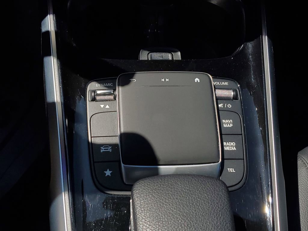 Used 2022 Mercedes-Benz GLB 250 4MATIC w/ Premium Package Lite image 30