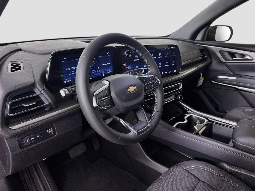 New 2027 Chevrolet Traverse LT w/ Sun and Wheel Package FWD image 10