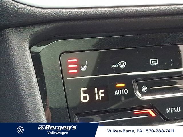 Used 2025 Volkswagen Taos SE AWD/4WD image 27