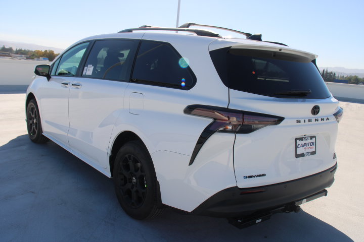 New 2026 Toyota Sienna XLE Woodland Edition AWD/4WD image 6