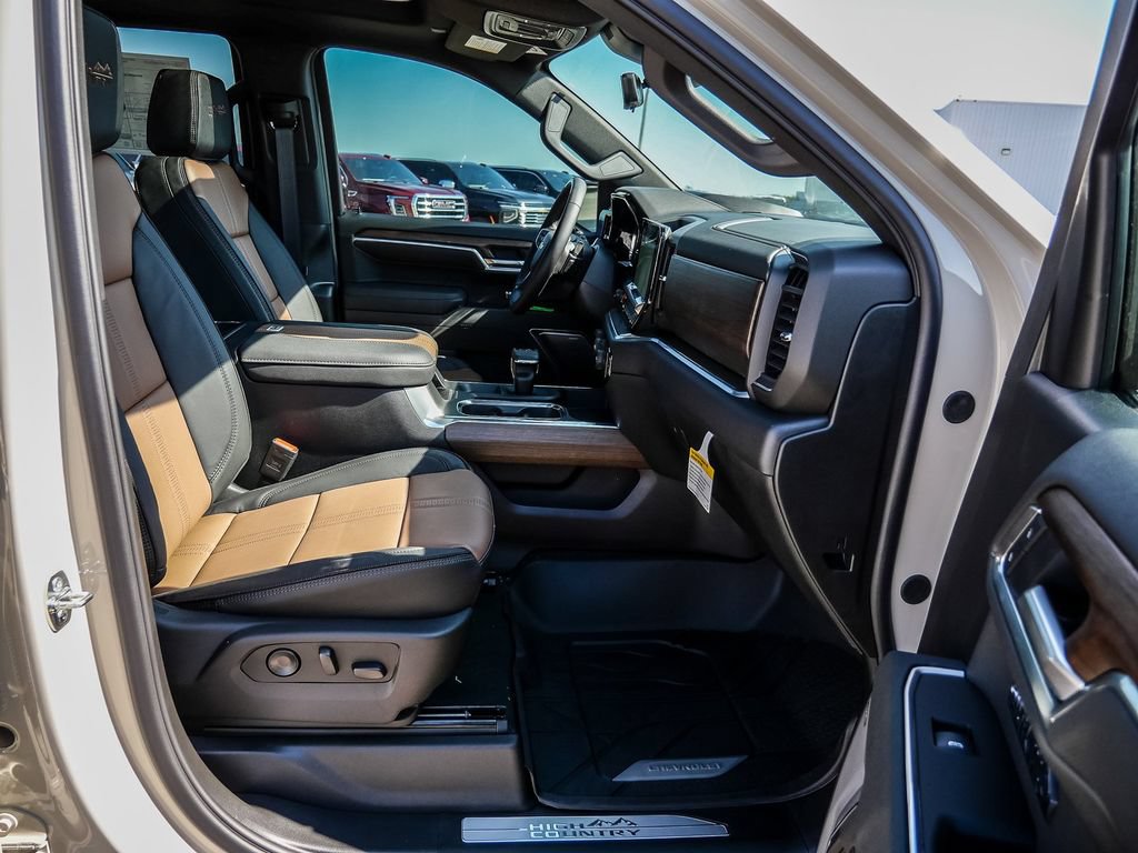 New 2026 Chevrolet Silverado 1500 High Country AWD/4WD image 15